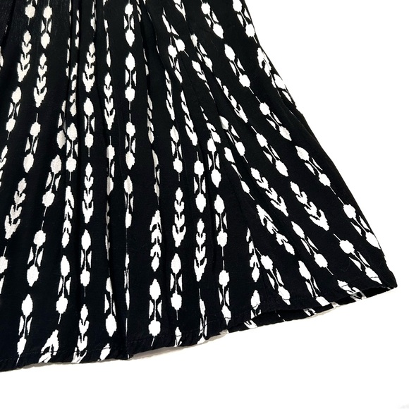 Garage Black and White Feather Design Skirt Elastic Waist Spring Summer Boho S - Picture 11 of 14